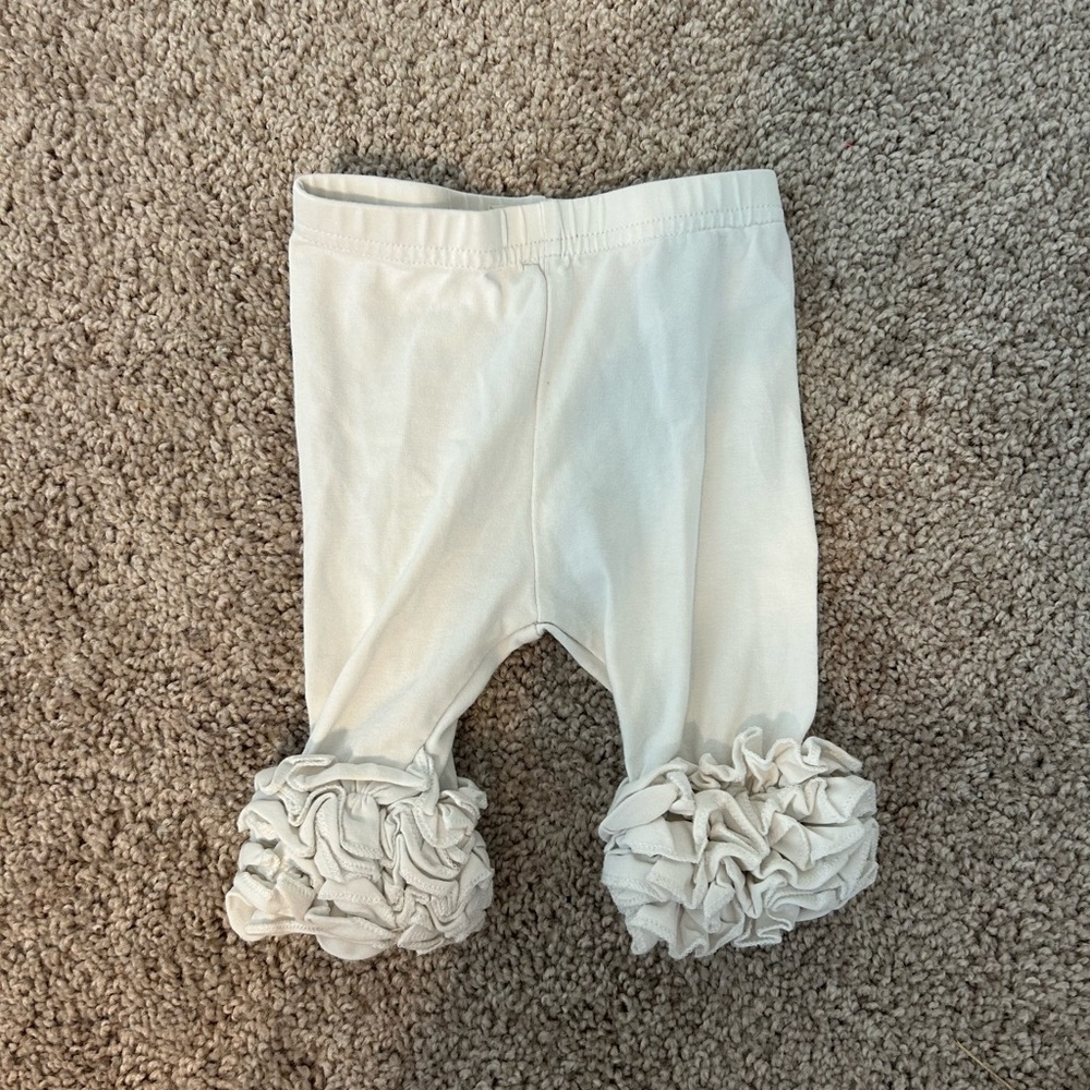 Pearls and piggytails ruffle pants